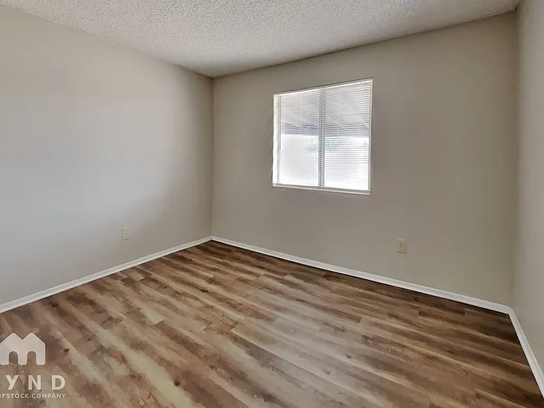 4102 W Camino Acequia — Photo 17
