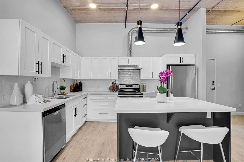 11941 Tecumseh Rd E 301, Tecumseh, ON N8N 1L8 Zillow