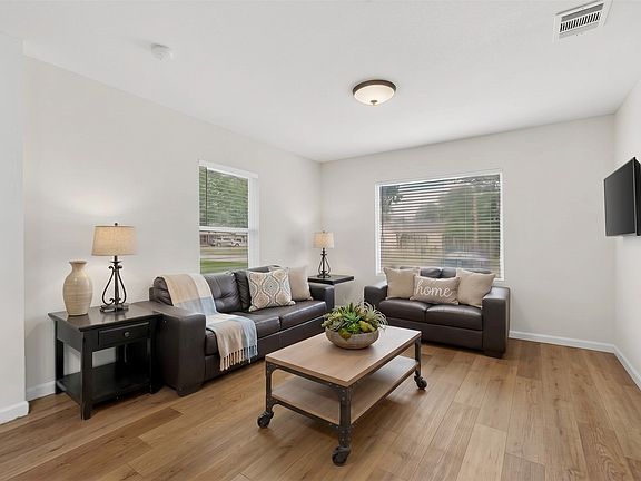 4th image of 405 Elm Dr