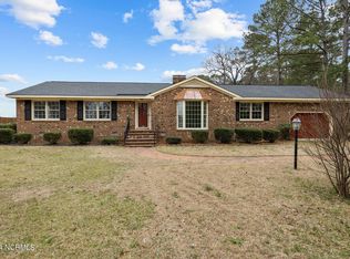 1041 Oakview Rd, Williamston, NC 27892