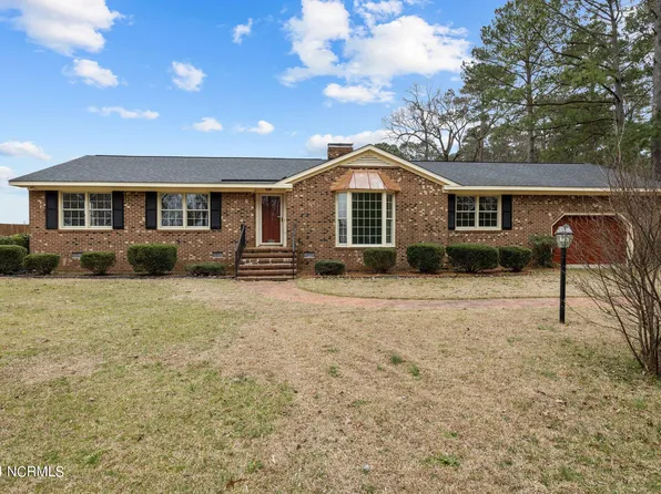 1041 Oakview Road, Williamston, NC 27892