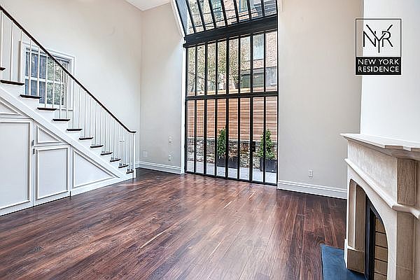 1st image of 77 Washington Pl #Ch