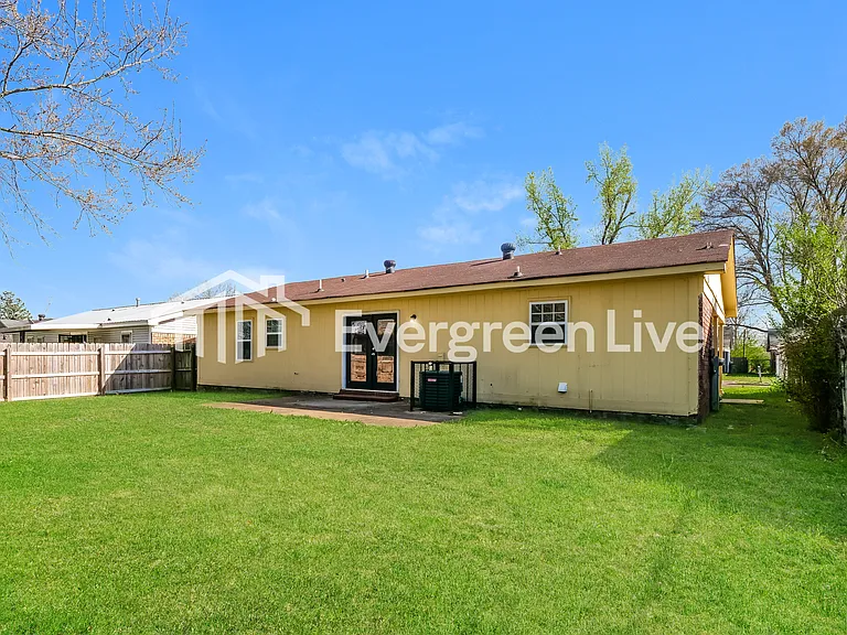 6356 Leamont Dr — Photo 14