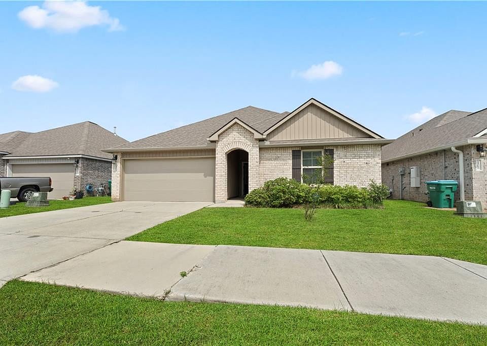 1st image of 44094 Covington Ridge Dr