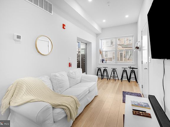 4th image of 1702 Point Breeze Ave #C