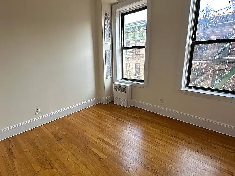 21 Leroy St #18 — Photo 6