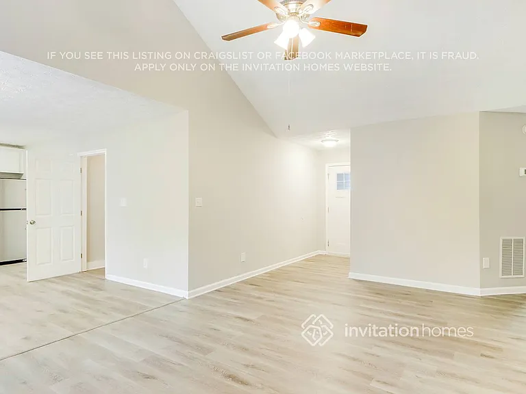 2118 Sugar Creek Close — Photo 5