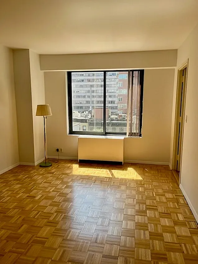 200 East 61st Street — Photo 3