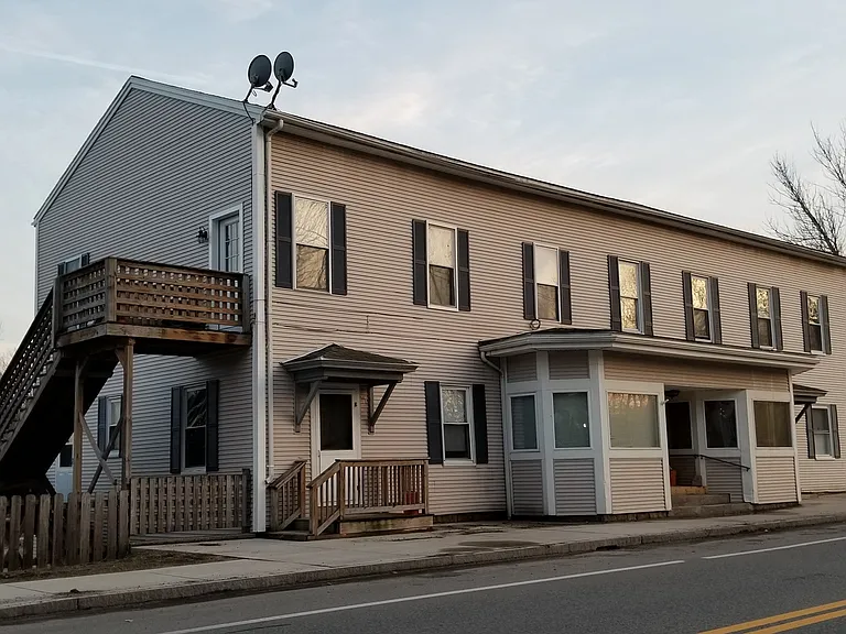 11-21 Sutton St. — Photo 1