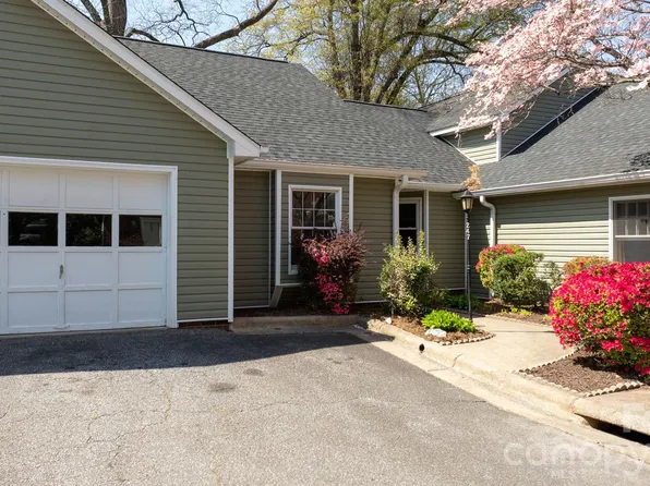 247 5th Ave NE #8, Hickory, NC 28601