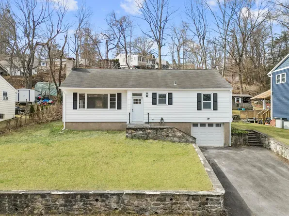 32 Blackberry Road, Danbury, CT 06811