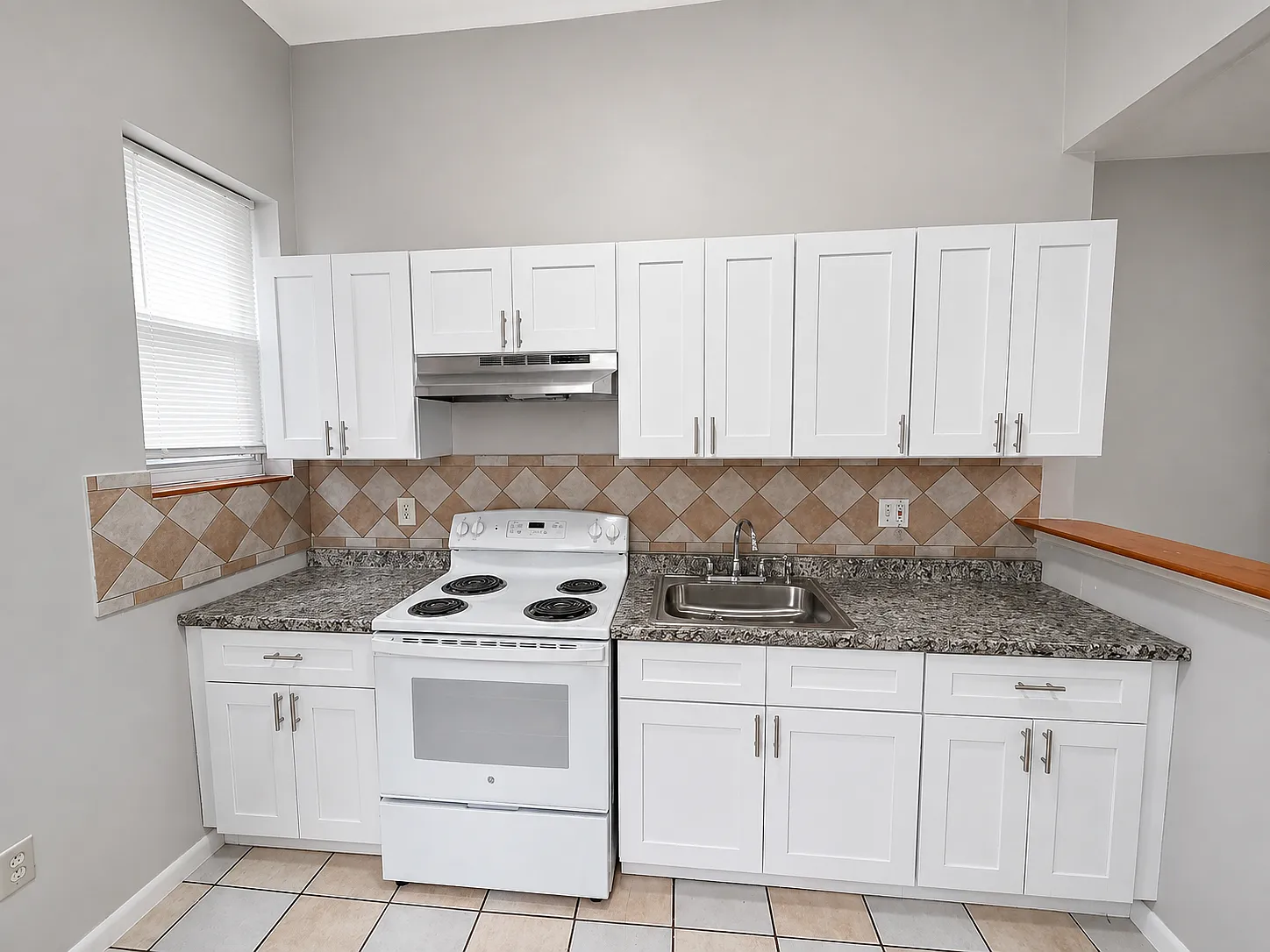 2 bed, 1000 sqft, $1,197 — Photo 2