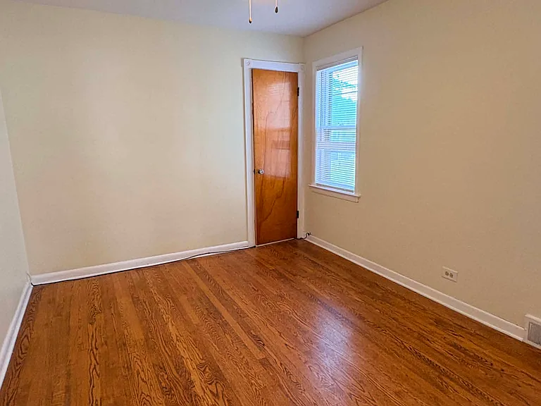 10151 S California Ave — Photo 12