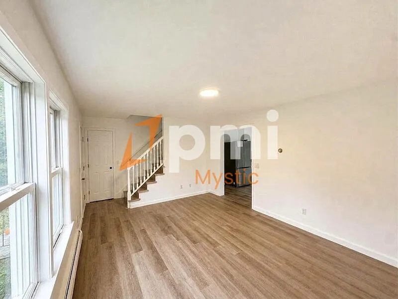 4 bed, 2.0 bath, $3,400 — Photo 4
