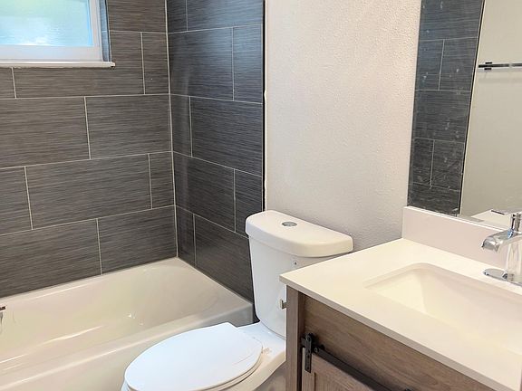 2nd image of 7917 Lakeshore Dr APT C