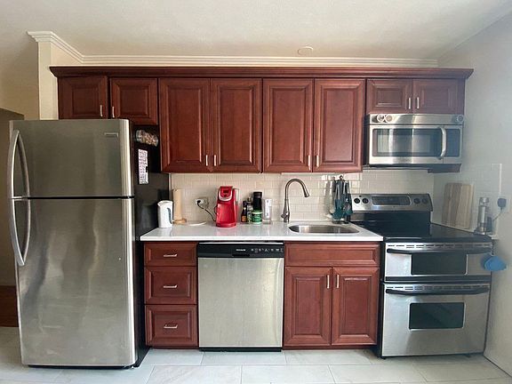 3rd image of 9 Endicott St APT 3