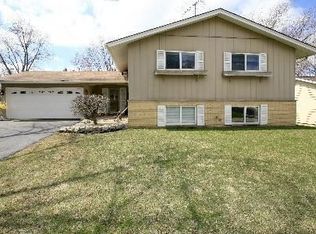 6426 Arnold Dr, Woodridge, IL 60517