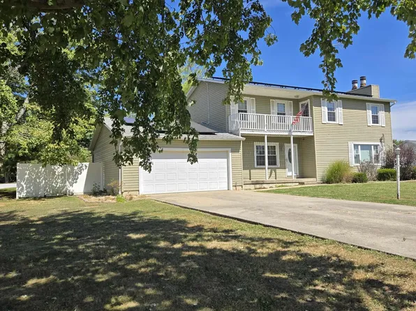 108 Mockingbird Ln, Woodlawn, IL 62898