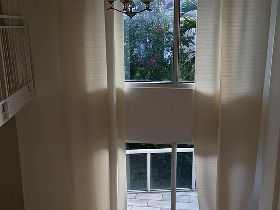 5th image of 1528 Brickell Ave APT 102