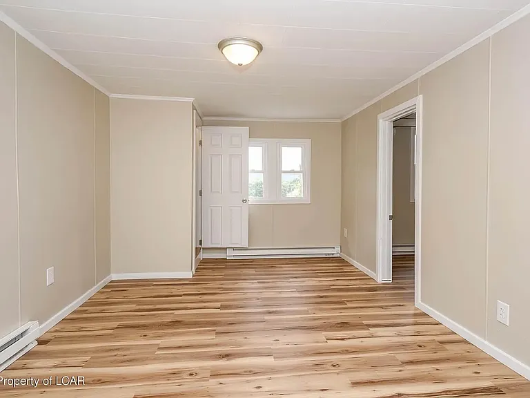 451 Moss St #2 — Photo 7