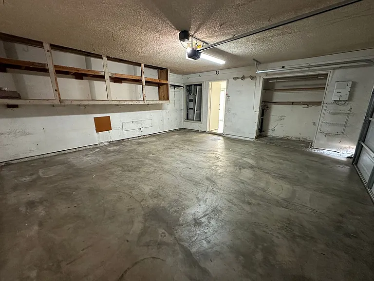 1594 Christopher Ln — Photo 38