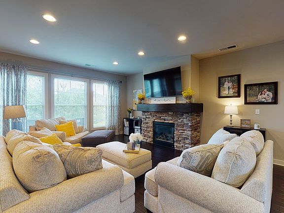 5th image of 2306 Meadowhill Ln
