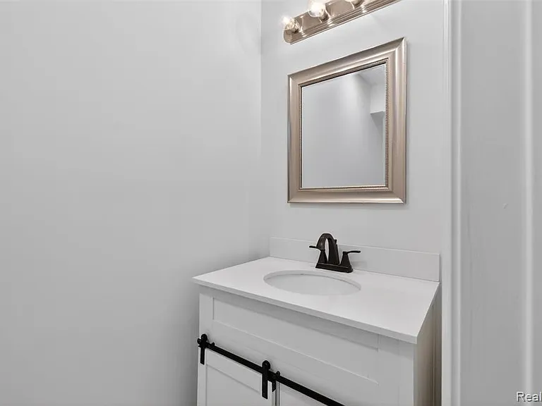3457 Ashburnam Rd — Photo 23
