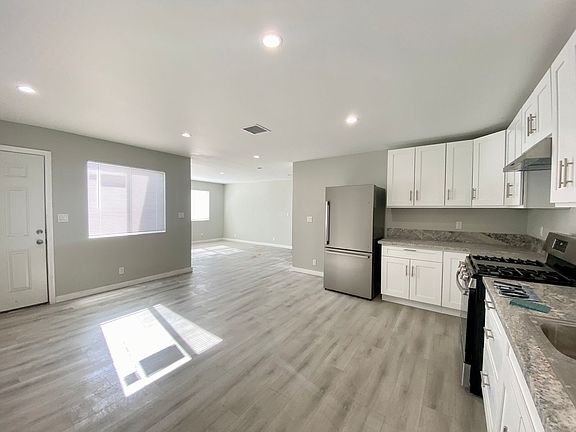 4th image of 748 Hawthorne Pl