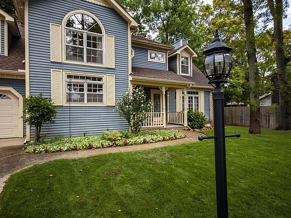 3rd image of 23187 Pembrook Ln