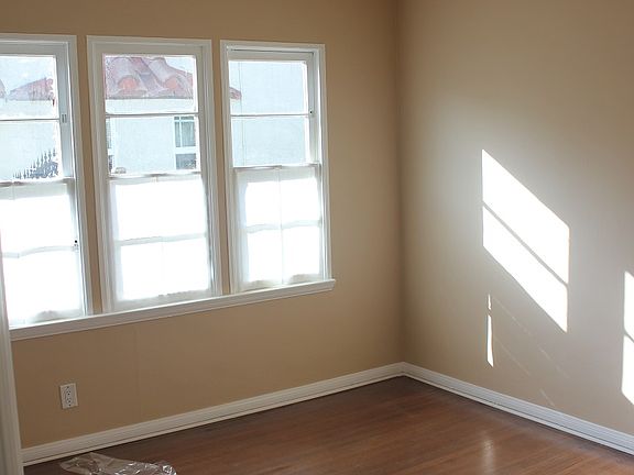 4th image of 8952 San Luis Ave