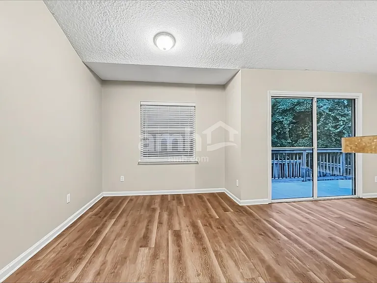 1379 Samantha Cir E — Photo 7