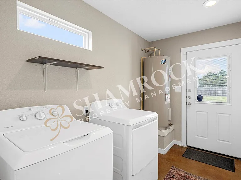 1107 Primrose Dr — Photo 16