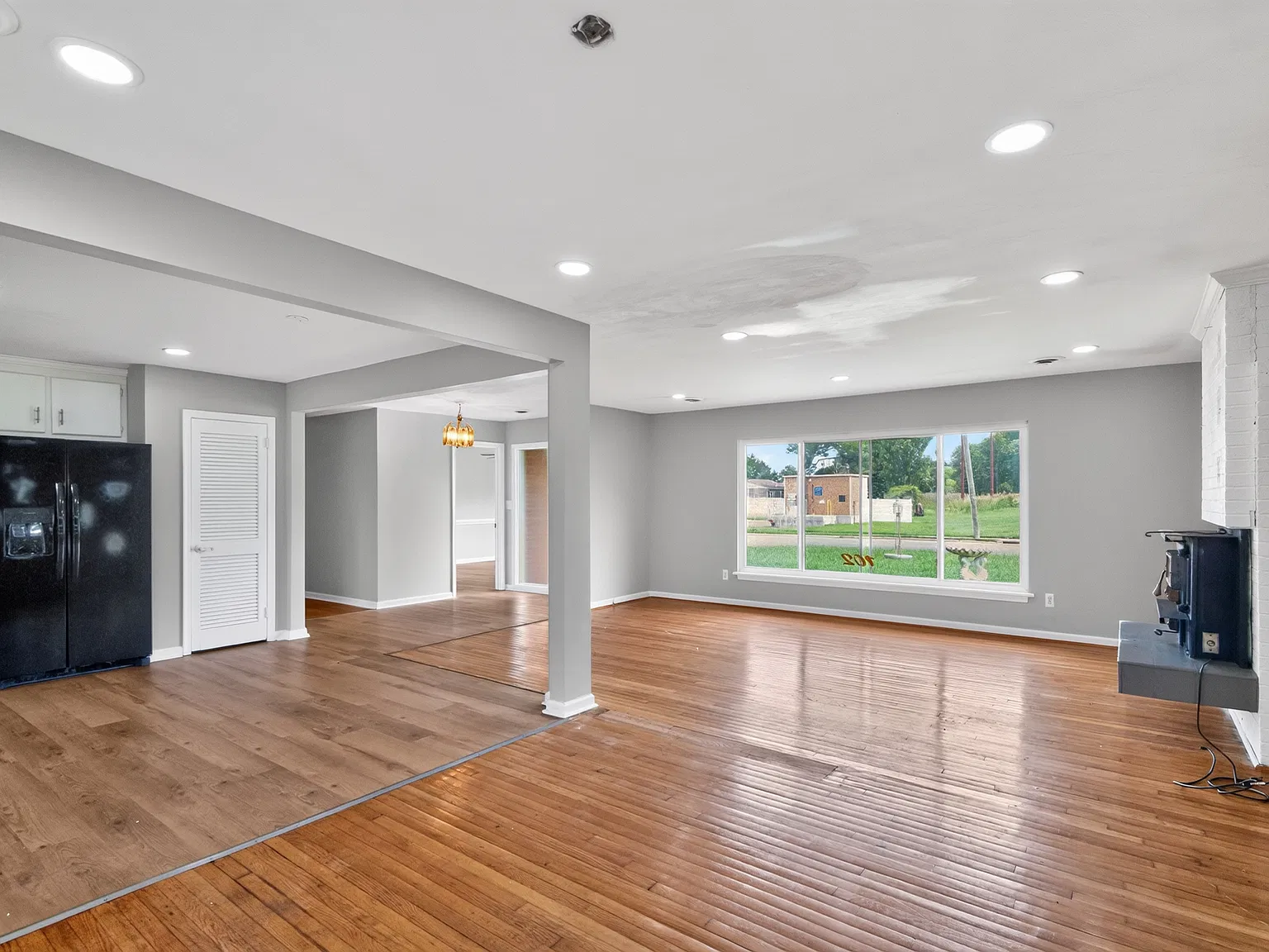 1027 Leon Lane - 1 — Photo 4