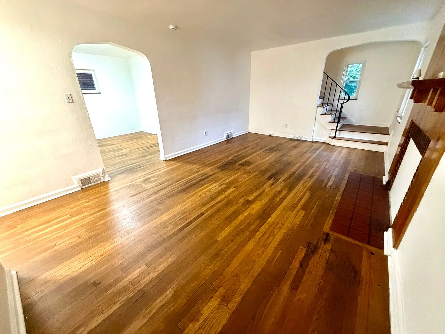 Crafton - 3 Bedroom 1 Bath Home for Rent — Photo 2