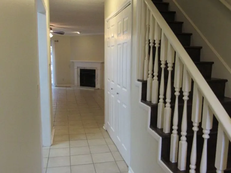 9004 Governors Place Ct — Photo 2