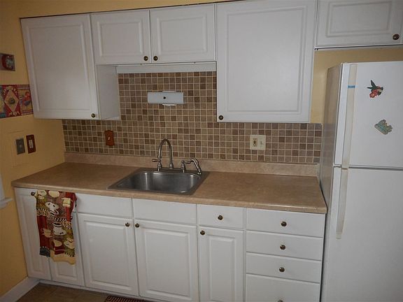 5th image of 1522 Altgeld St