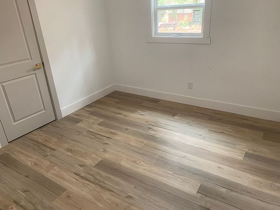 4th image of 2686 Yale Ter