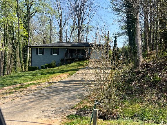 2nd image of 2070 Garden Rd