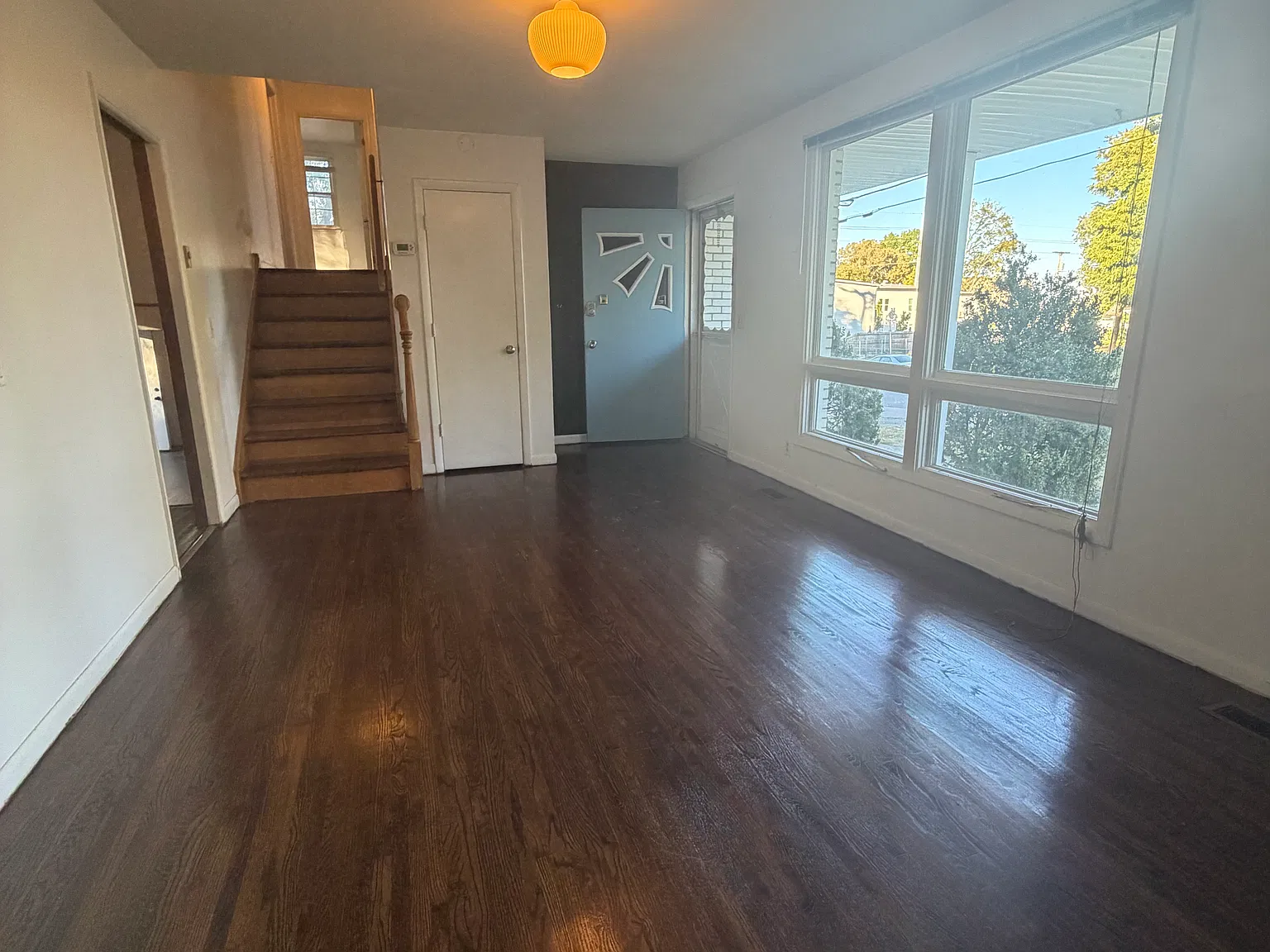 3 bed, 1830 sqft, $2,250 — Photo 2