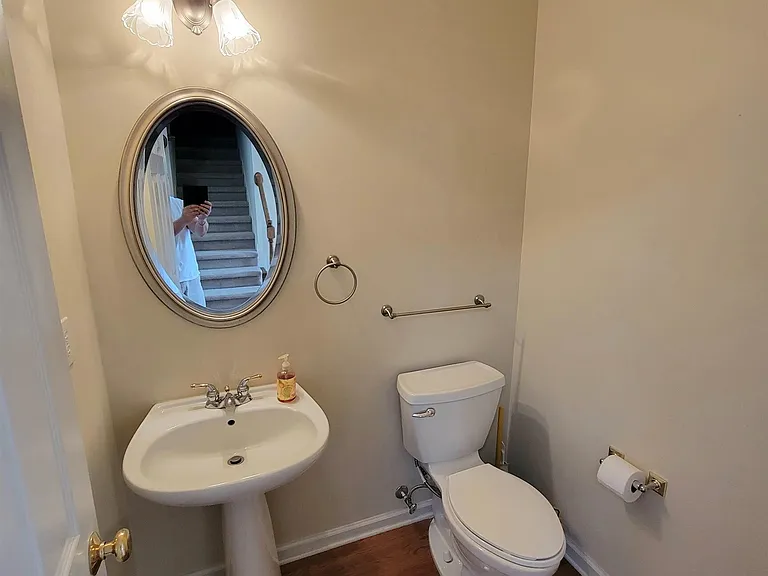 225 Lockmeade Way — Photo 21
