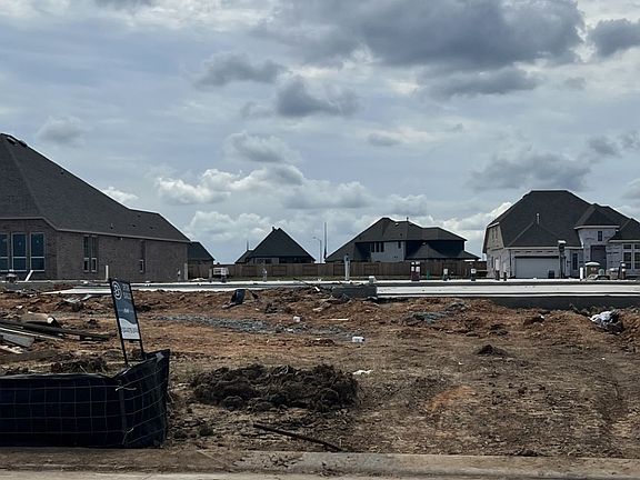 Construction progress - 422 Stream Bend Way