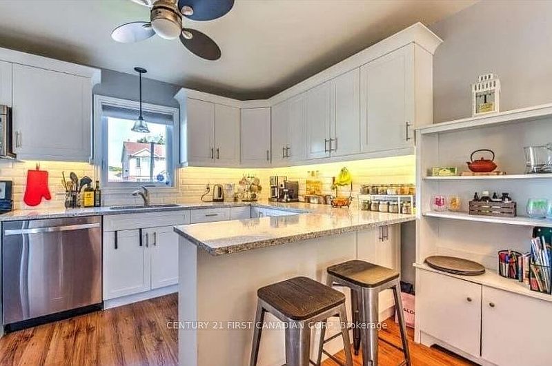 London Townhouse for rent - 3 Bedrooms — photo 4