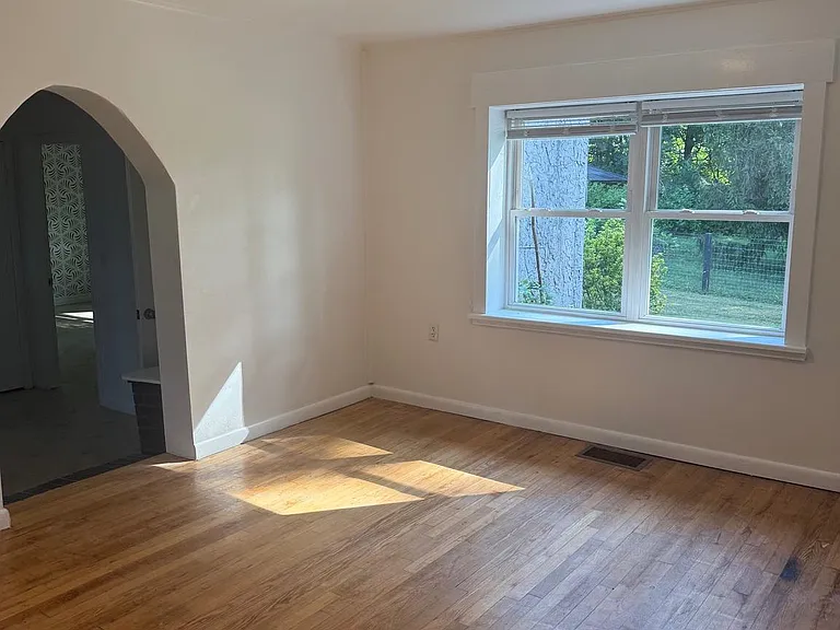 413 Goat Hill Rd — Photo 7