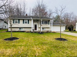 9350 Hyde Park Dr, Twinsburg, OH 44087
