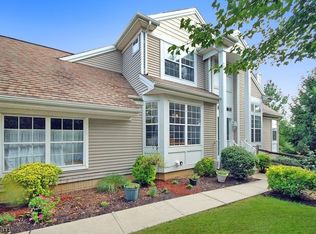 121 Marlboro Cir, Stewartsville, NJ 08886