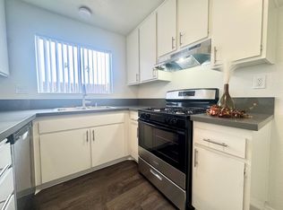 Victoria Pines, Costa Mesa, CA 92627