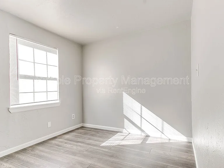 3312 S Harvey Ave — Photo 10
