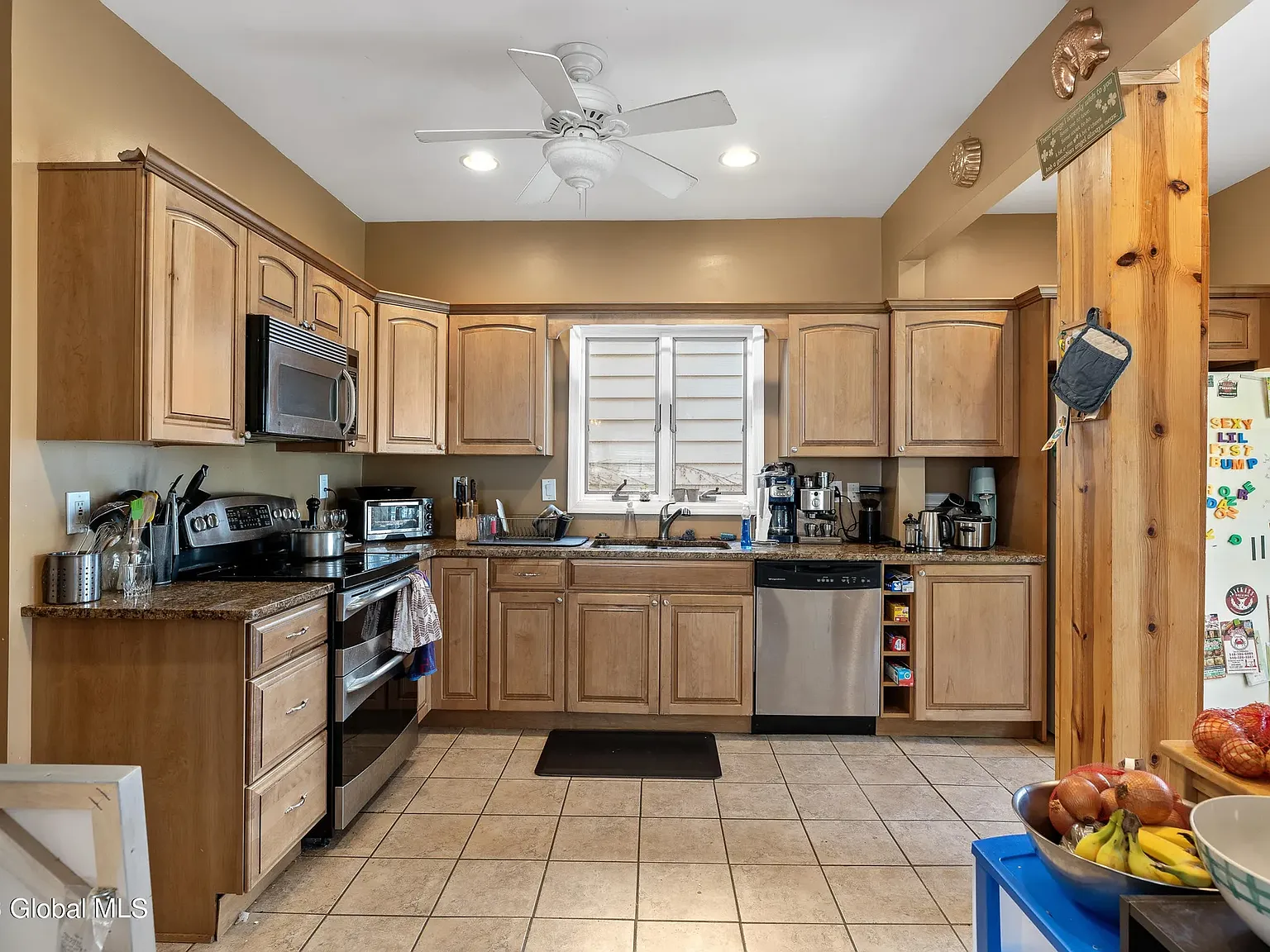 5 bed, 1798 sqft, $3,400 — Photo 2