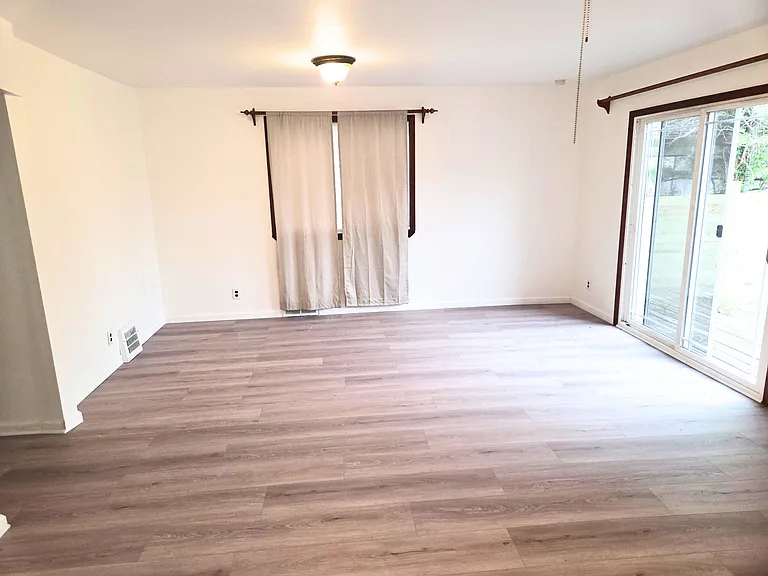 1106 Grove Ave — Photo 11