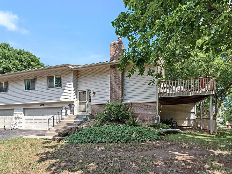 1st image of 3588 York Dr